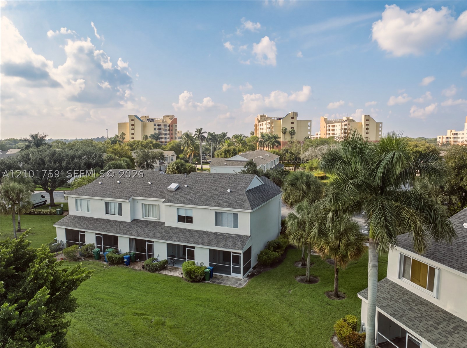 16731 Hemingway Dr, Weston FL 33326