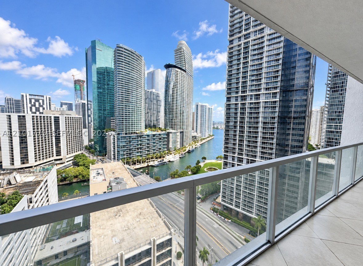 500 Brickell Ave #2405, Miami FL 33131