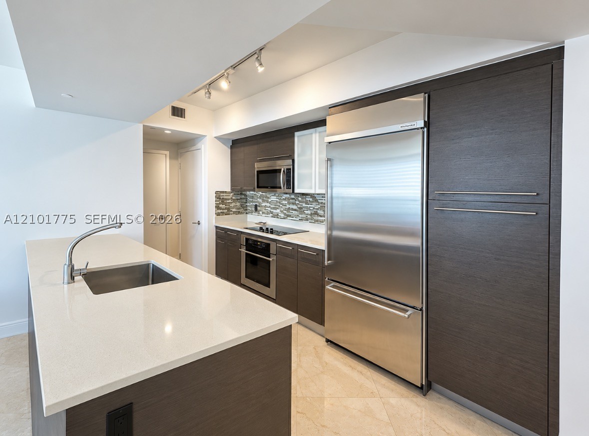 500 Brickell Ave #2405, Miami FL 33131