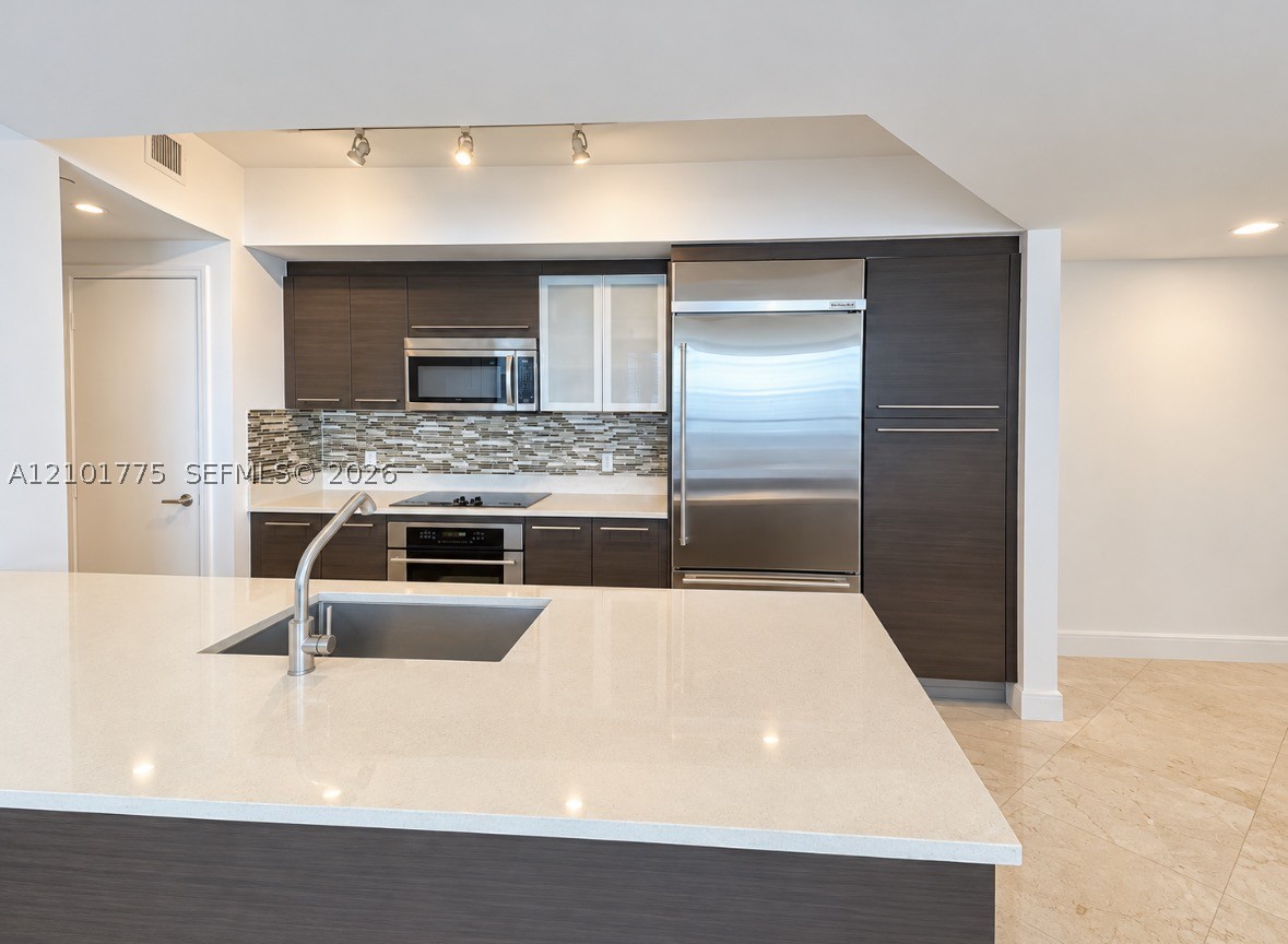 500 Brickell Ave #2405, Miami FL 33131