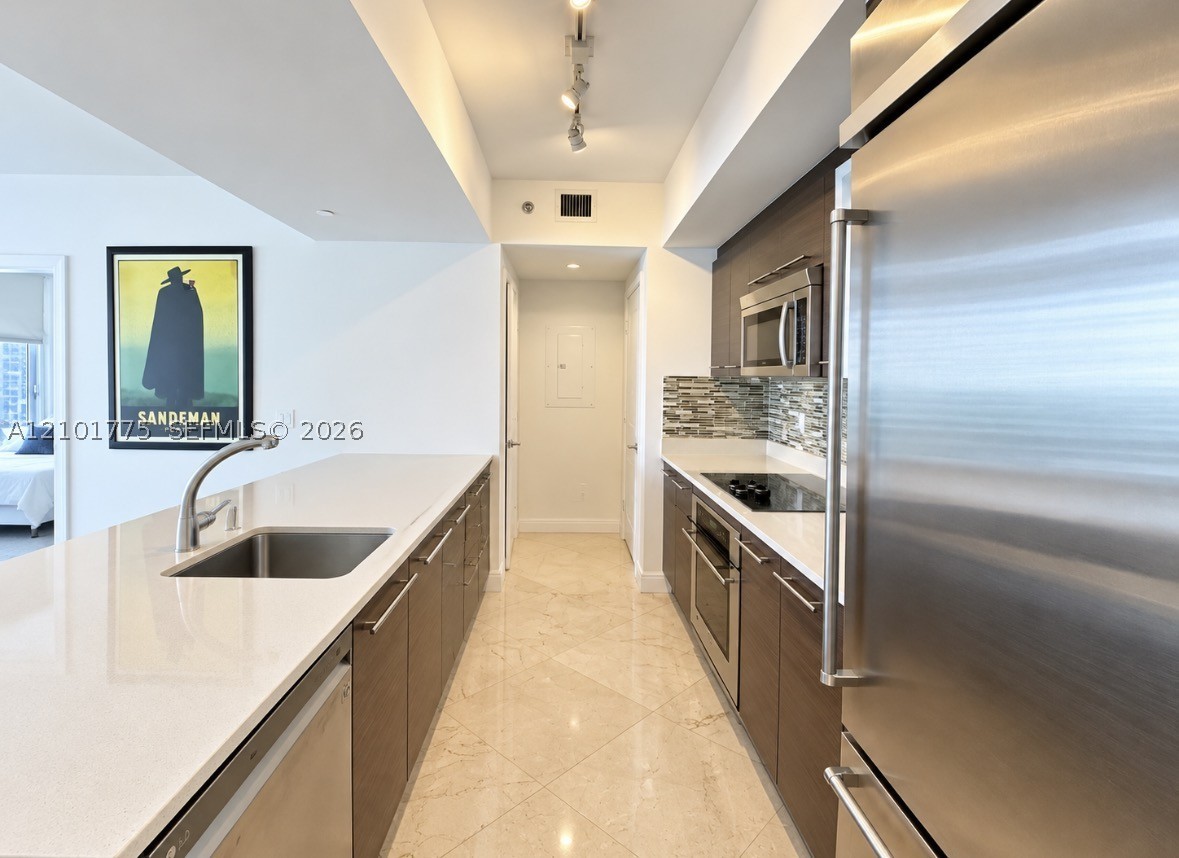 500 Brickell Ave #2405, Miami FL 33131