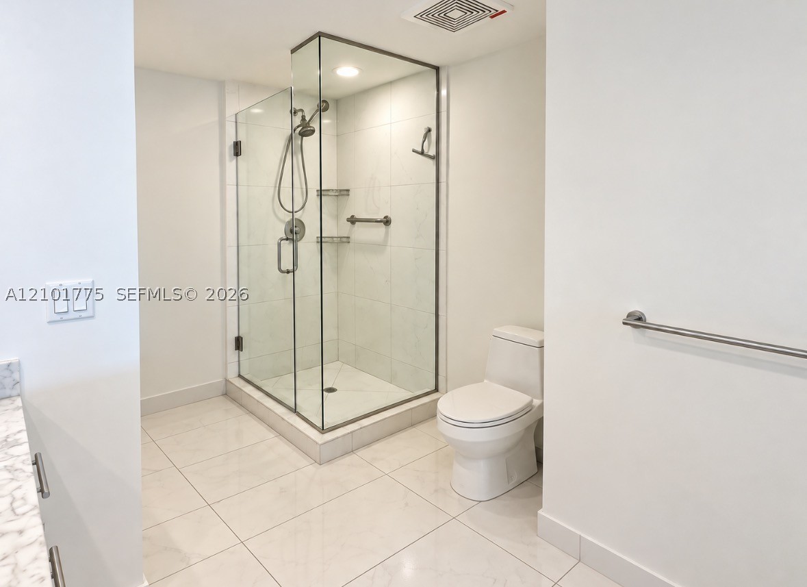 500 Brickell Ave #2405, Miami FL 33131