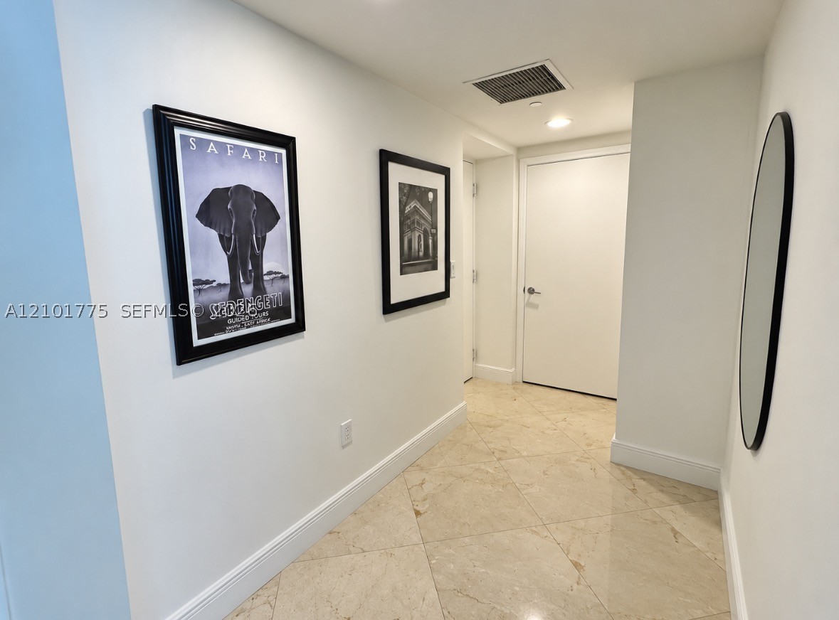 500 Brickell Ave #2405, Miami FL 33131