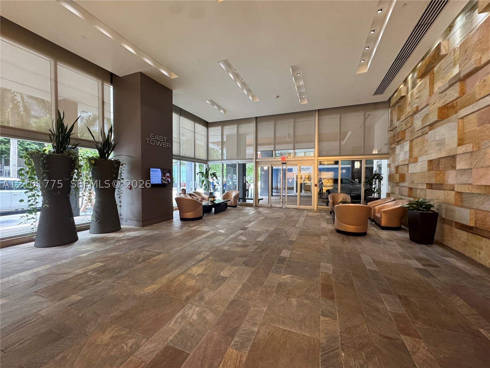 500 Brickell Ave #2405, Miami FL 33131