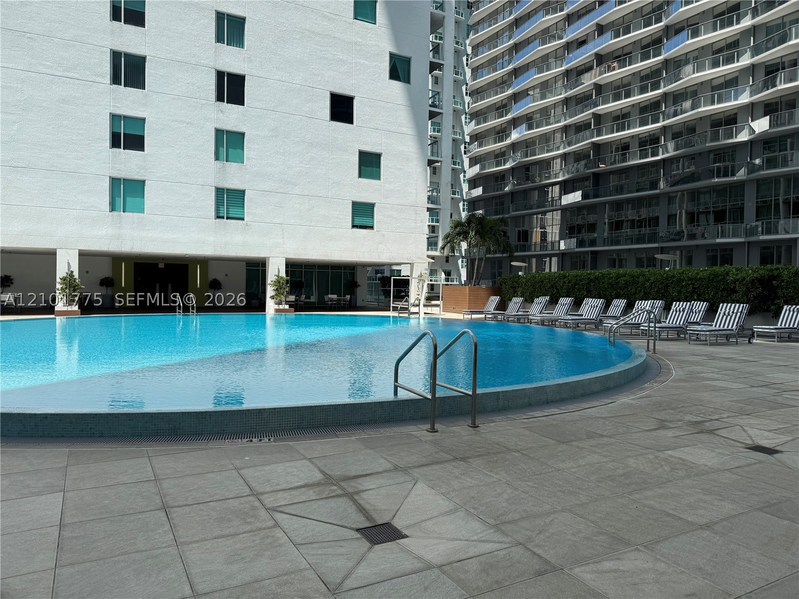 500 Brickell Ave #2405, Miami FL 33131