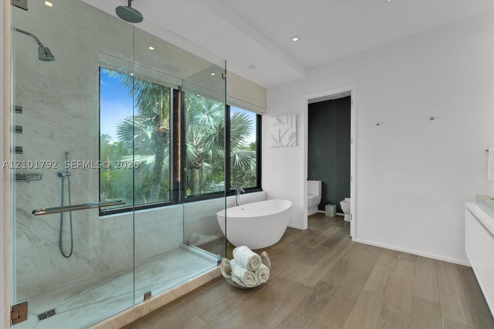 4322 Nautilus Dr, Miami Beach FL 33140