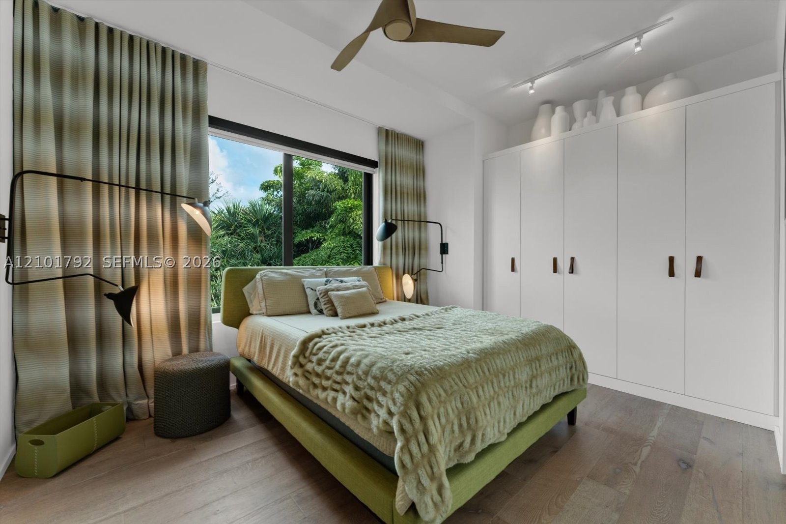 4322 Nautilus Dr, Miami Beach FL 33140