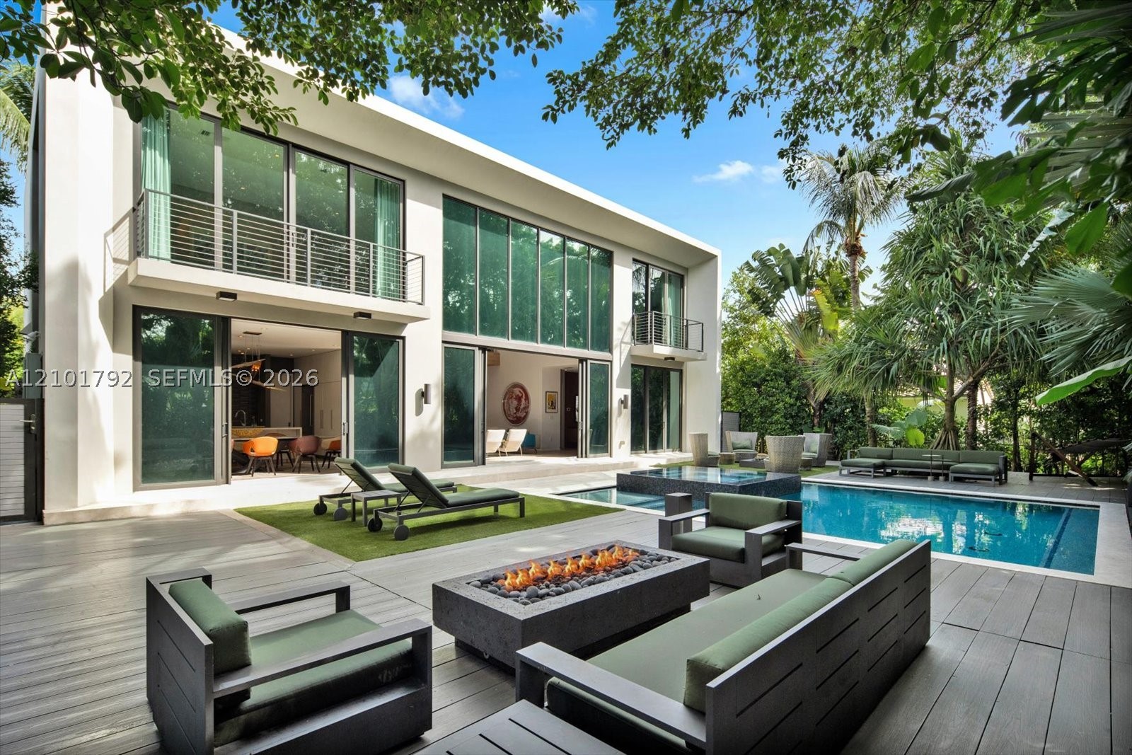 4322 Nautilus Dr, Miami Beach FL 33140