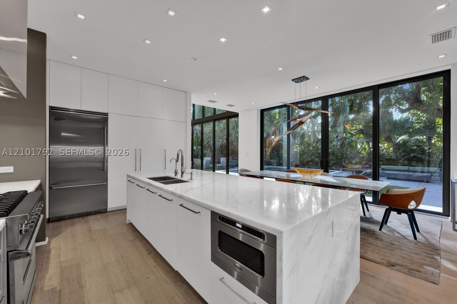 4322 Nautilus Dr, Miami Beach FL 33140