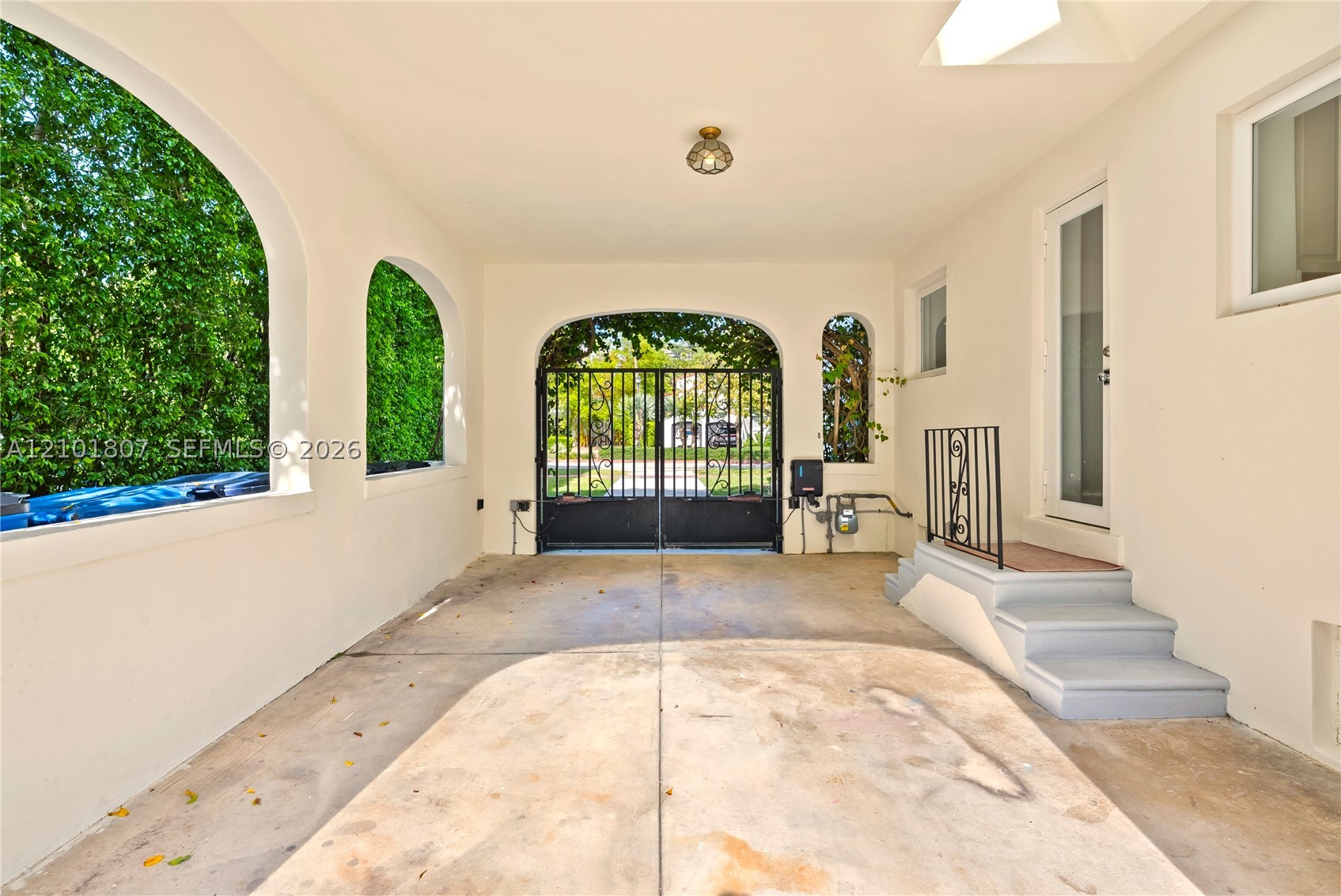 5800 La Gorce Dr, Miami Beach FL 33140