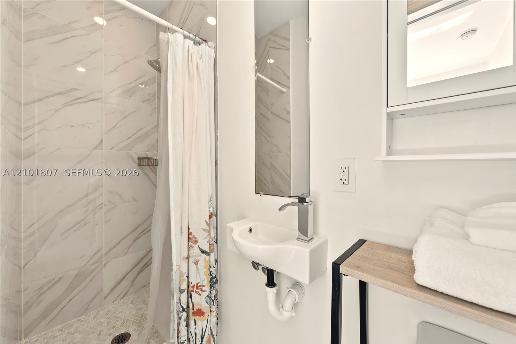 5800 La Gorce Dr, Miami Beach FL 33140