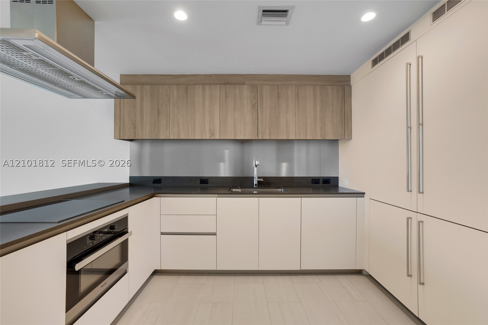 1000 Brickell Plz #3904, Miami FL 33131
