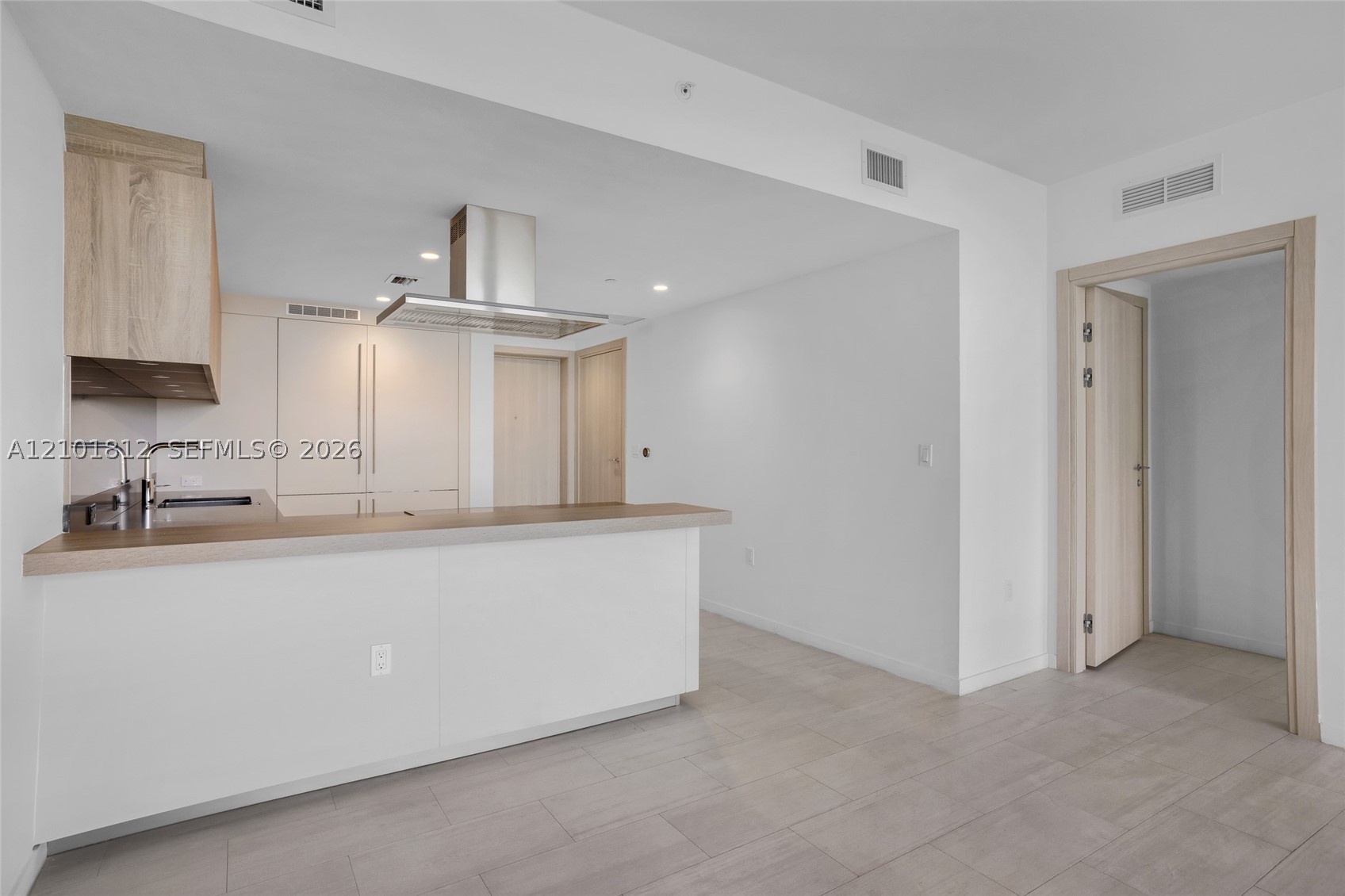 1000 Brickell Plz #3904, Miami FL 33131