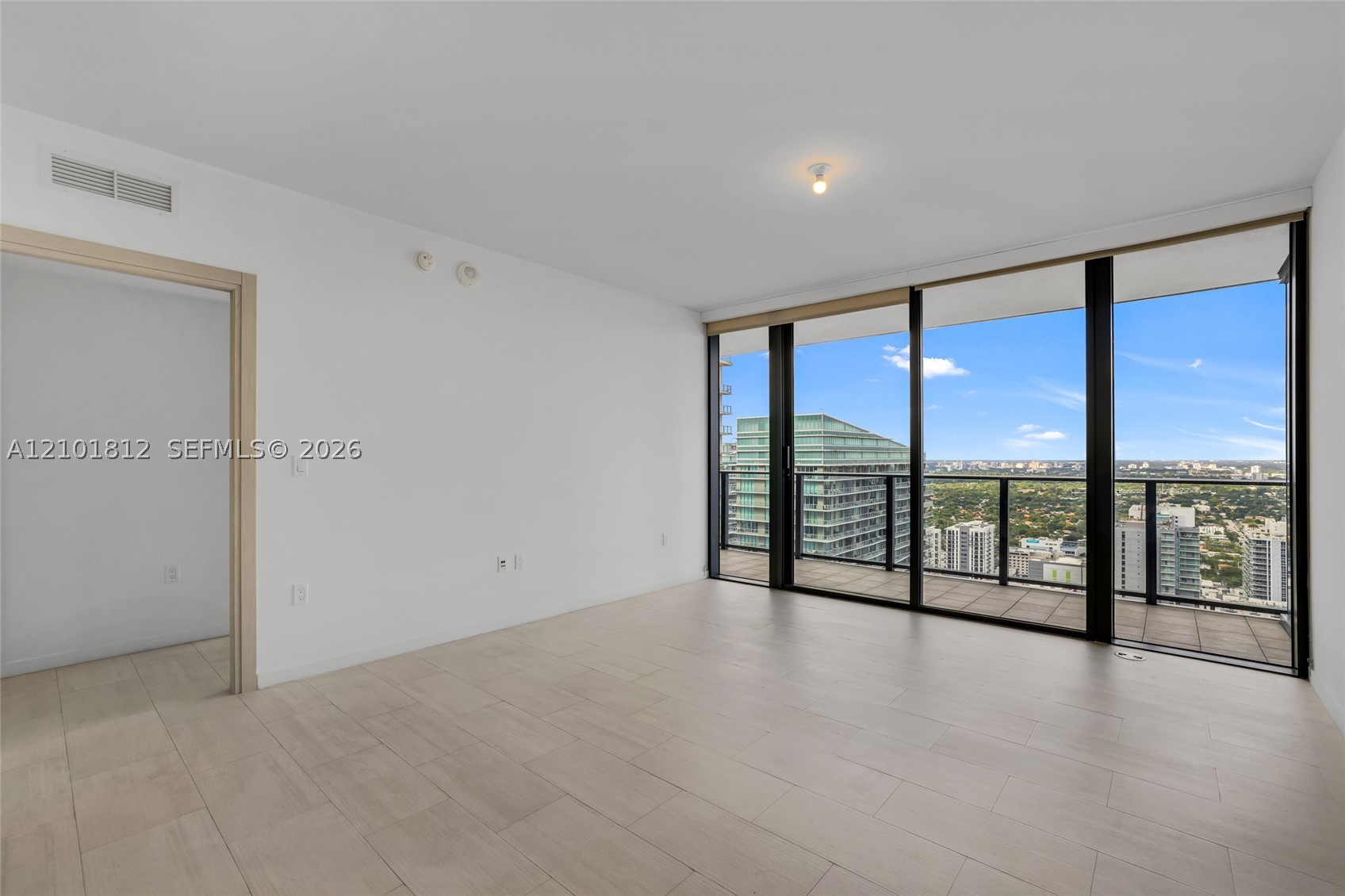 1000 Brickell Plz #3904, Miami FL 33131