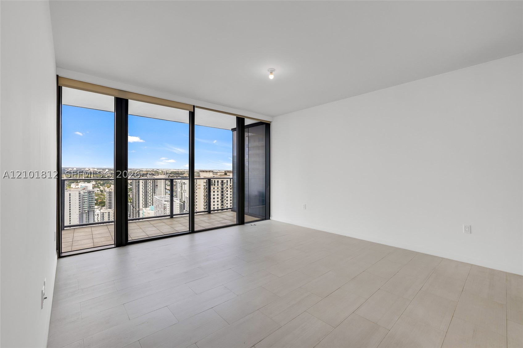 1000 Brickell Plz #3904, Miami FL 33131