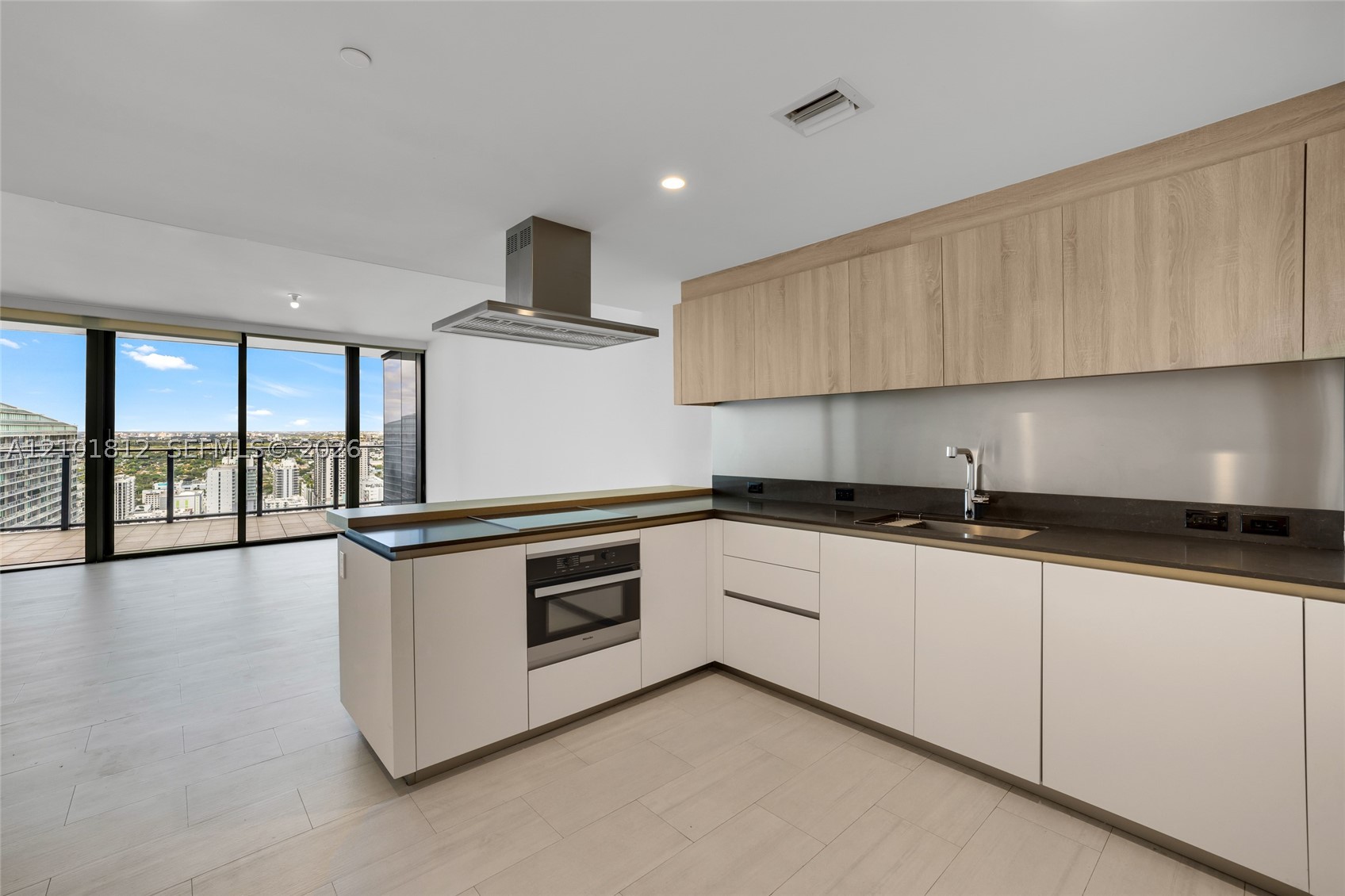 1000 Brickell Plz #3904, Miami FL 33131