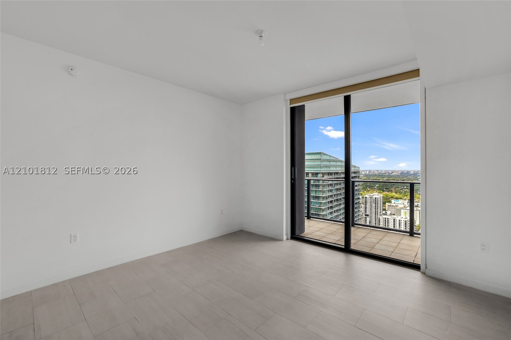 1000 Brickell Plz #3904, Miami FL 33131