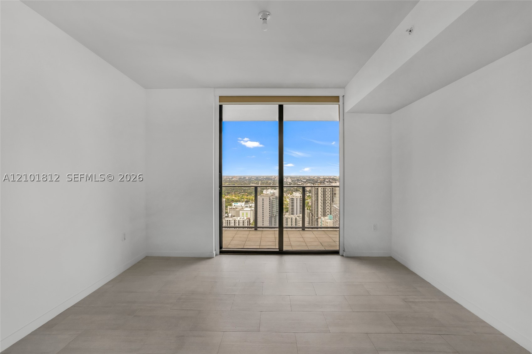 1000 Brickell Plz #3904, Miami FL 33131