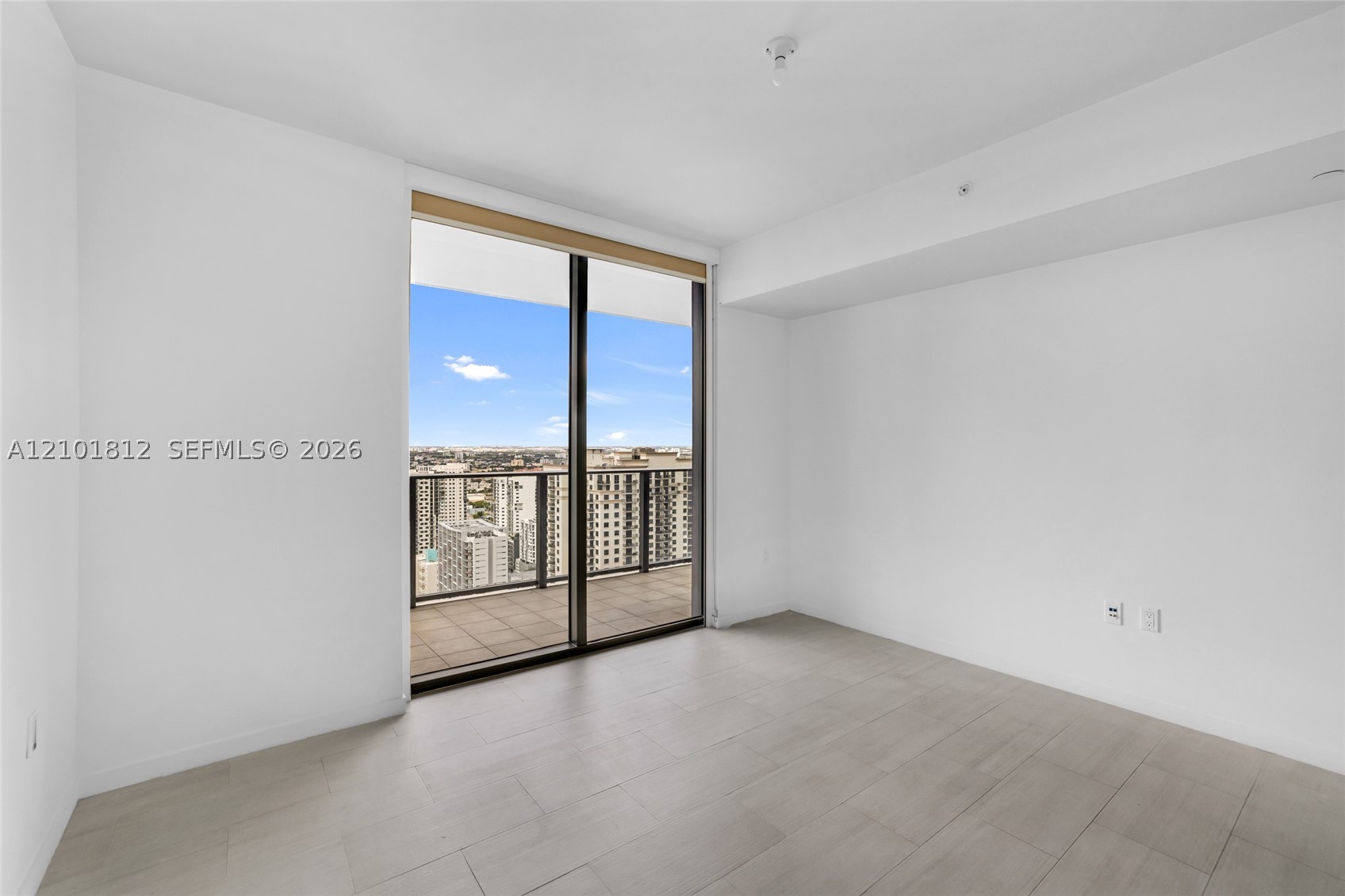 1000 Brickell Plz #3904, Miami FL 33131