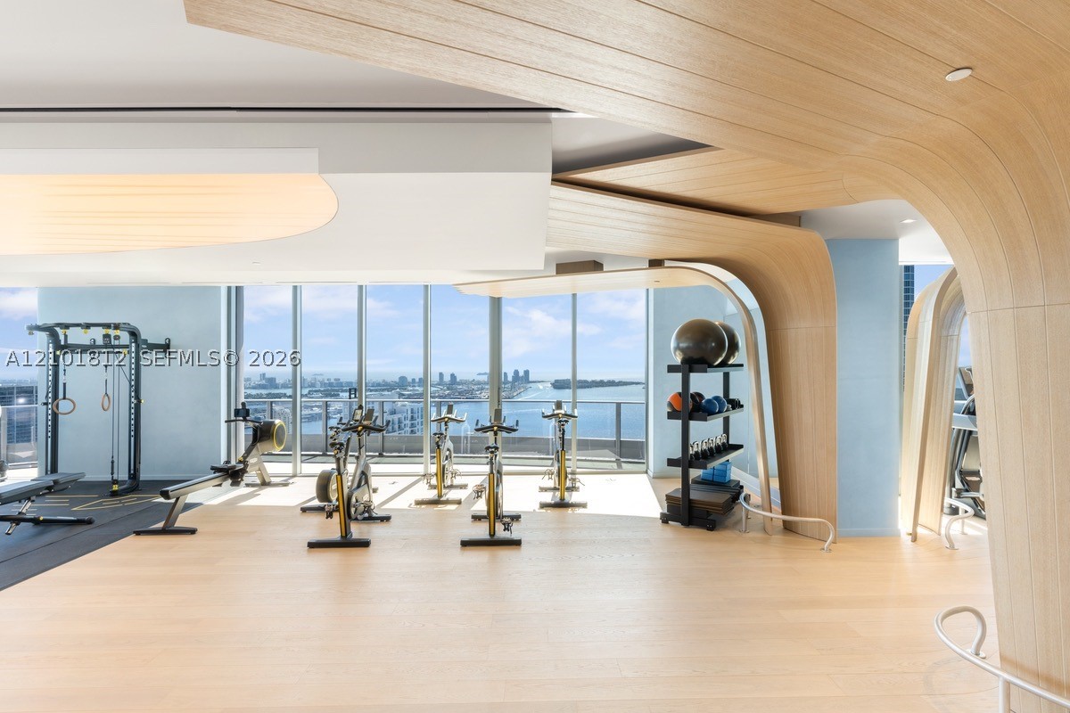 1000 Brickell Plz #3904, Miami FL 33131