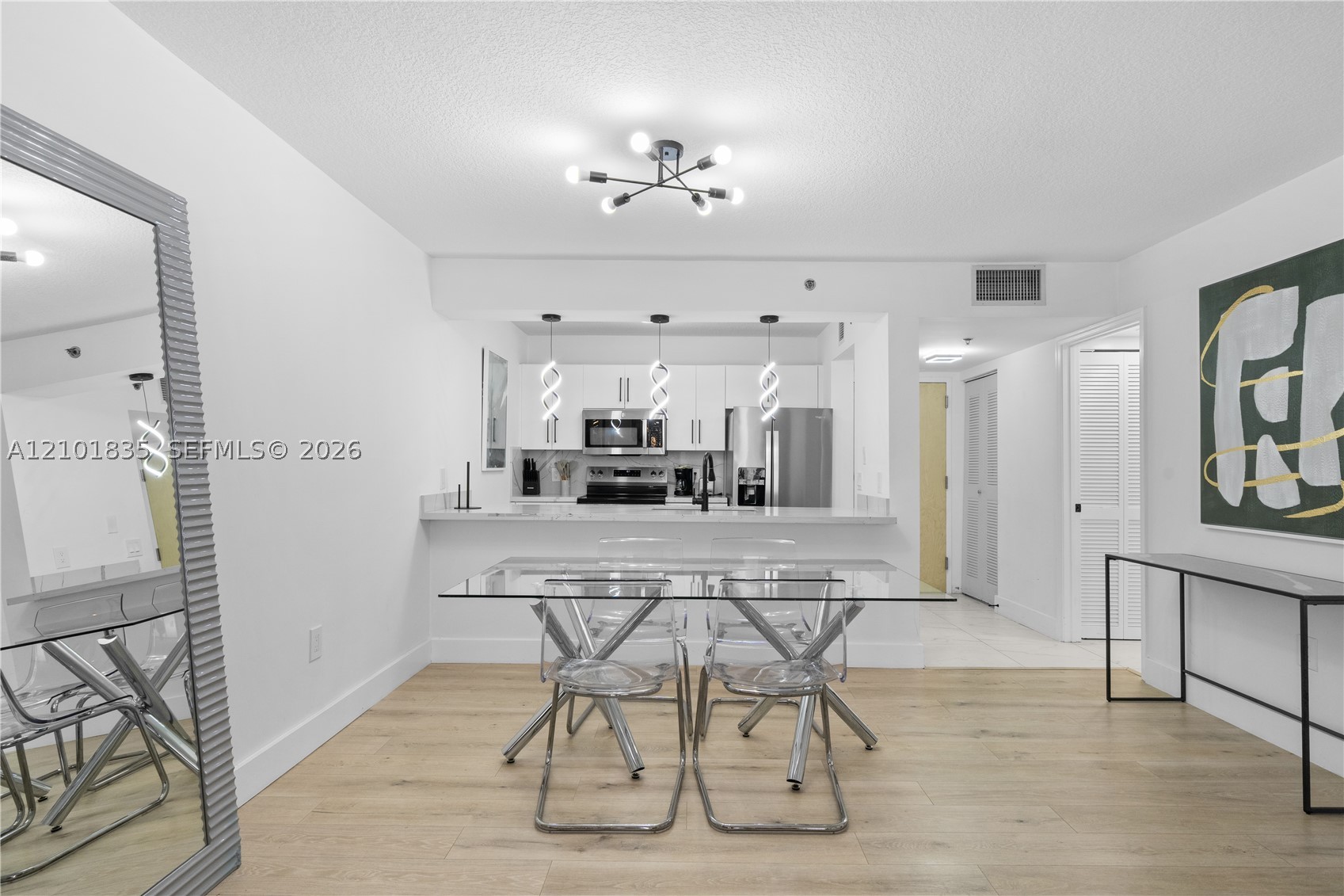 1200 Brickell Bay Dr #1907, Miami FL 33131