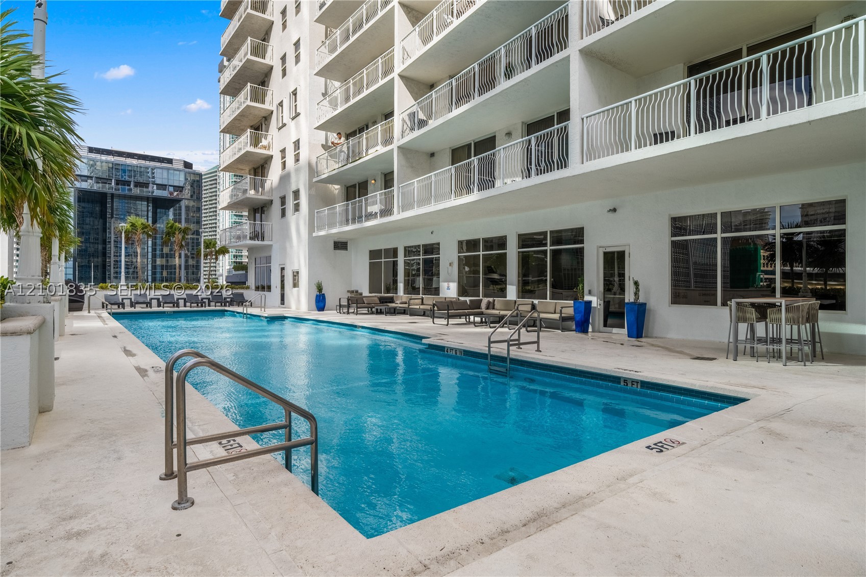 1200 Brickell Bay Dr #1907, Miami FL 33131