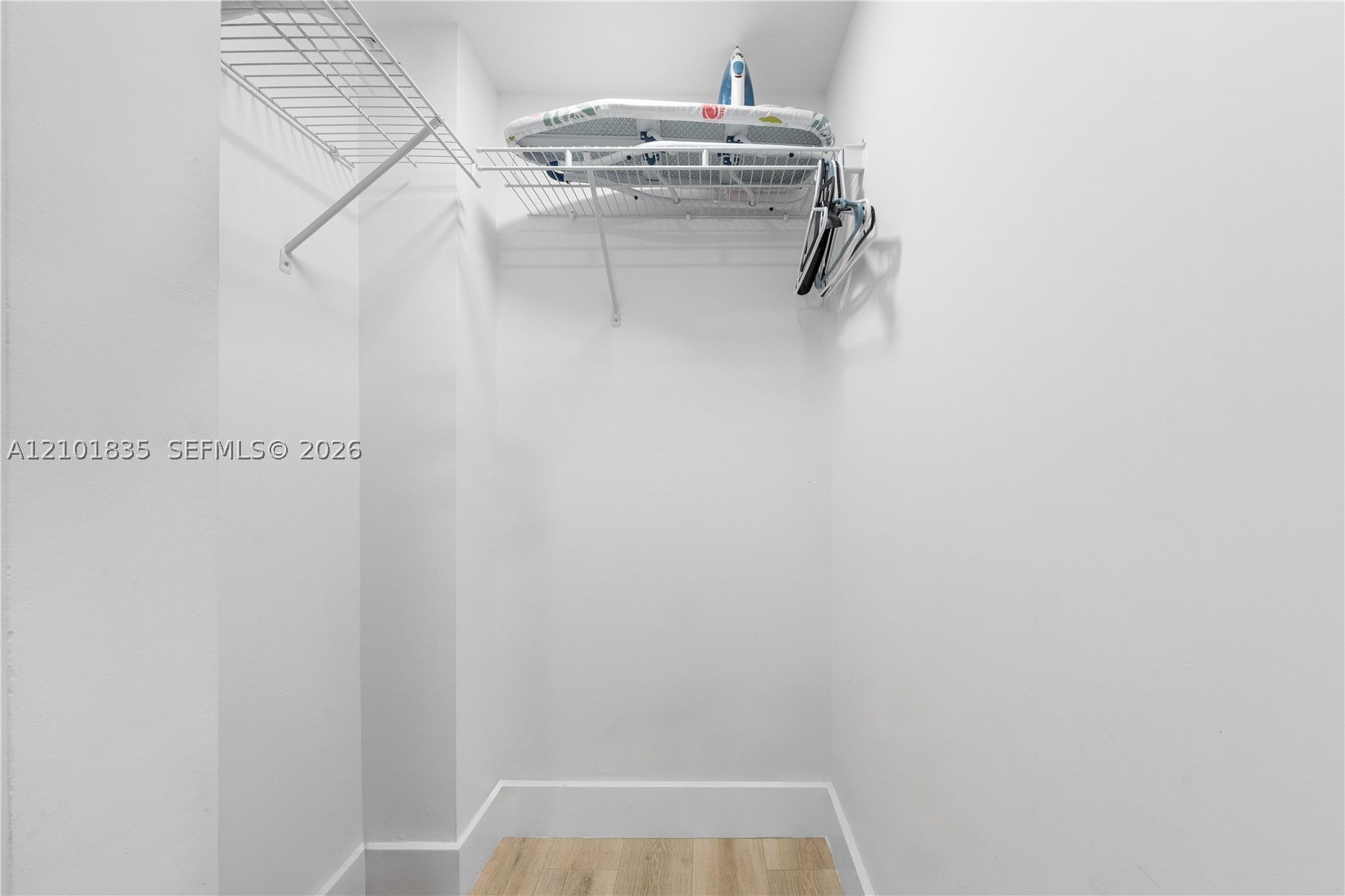 1200 Brickell Bay Dr #1907, Miami FL 33131