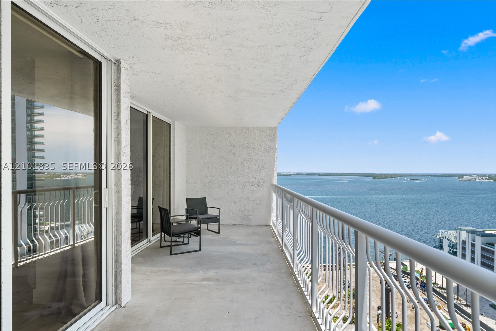 1200 Brickell Bay Dr #1907, Miami FL 33131
