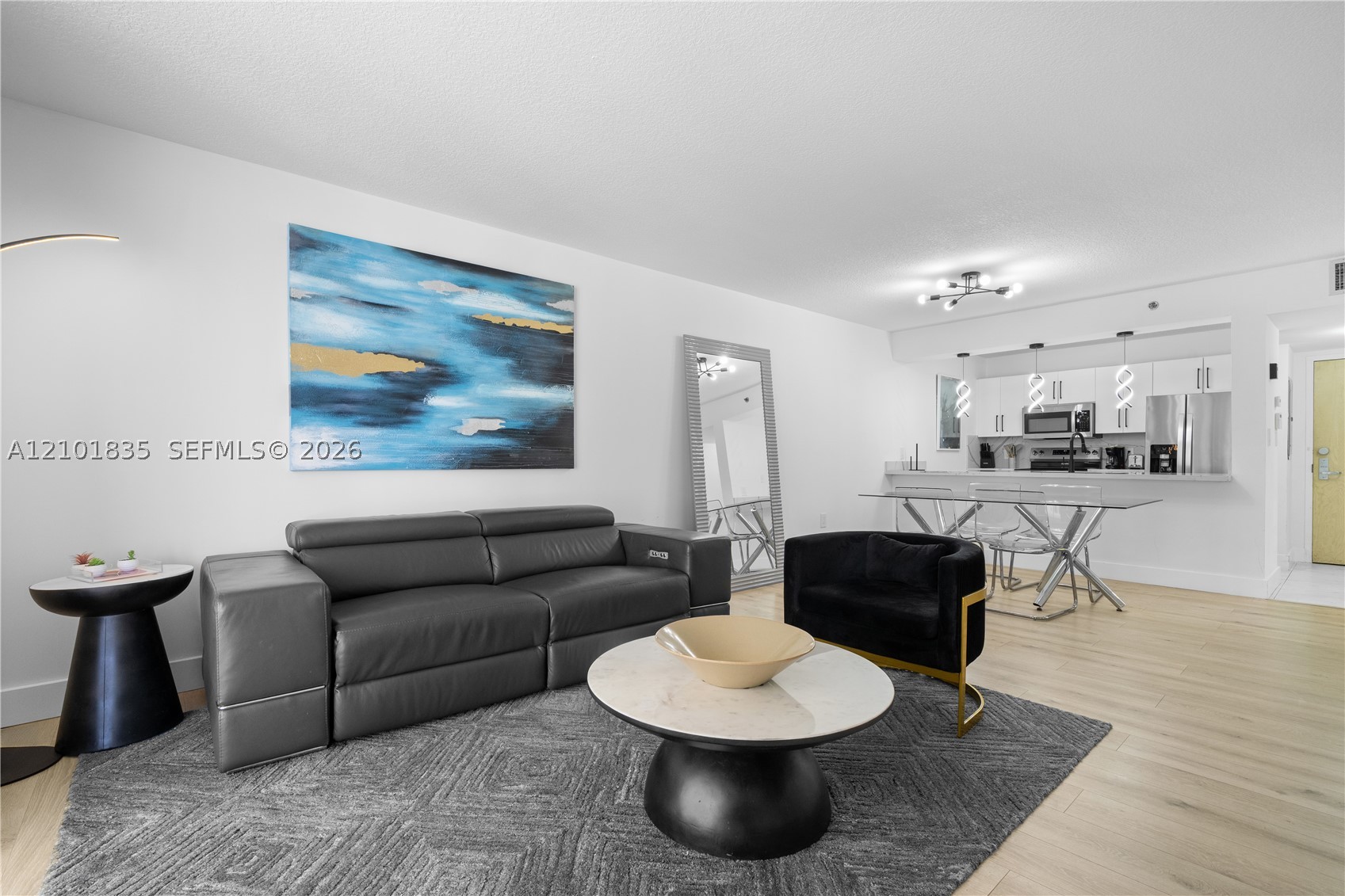 1200 Brickell Bay Dr #1907, Miami FL 33131