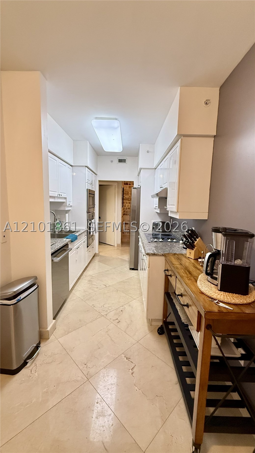 4779 Collins Ave #1908, Miami Beach FL 33140