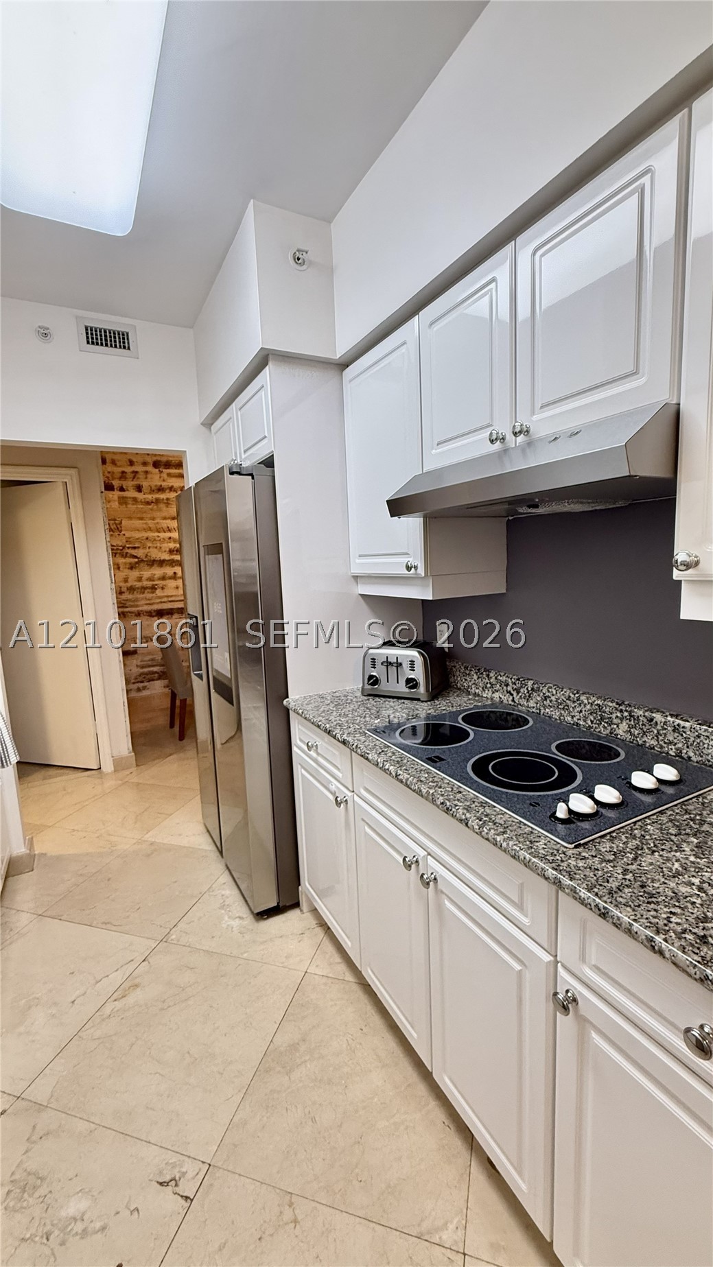 4779 Collins Ave #1908, Miami Beach FL 33140