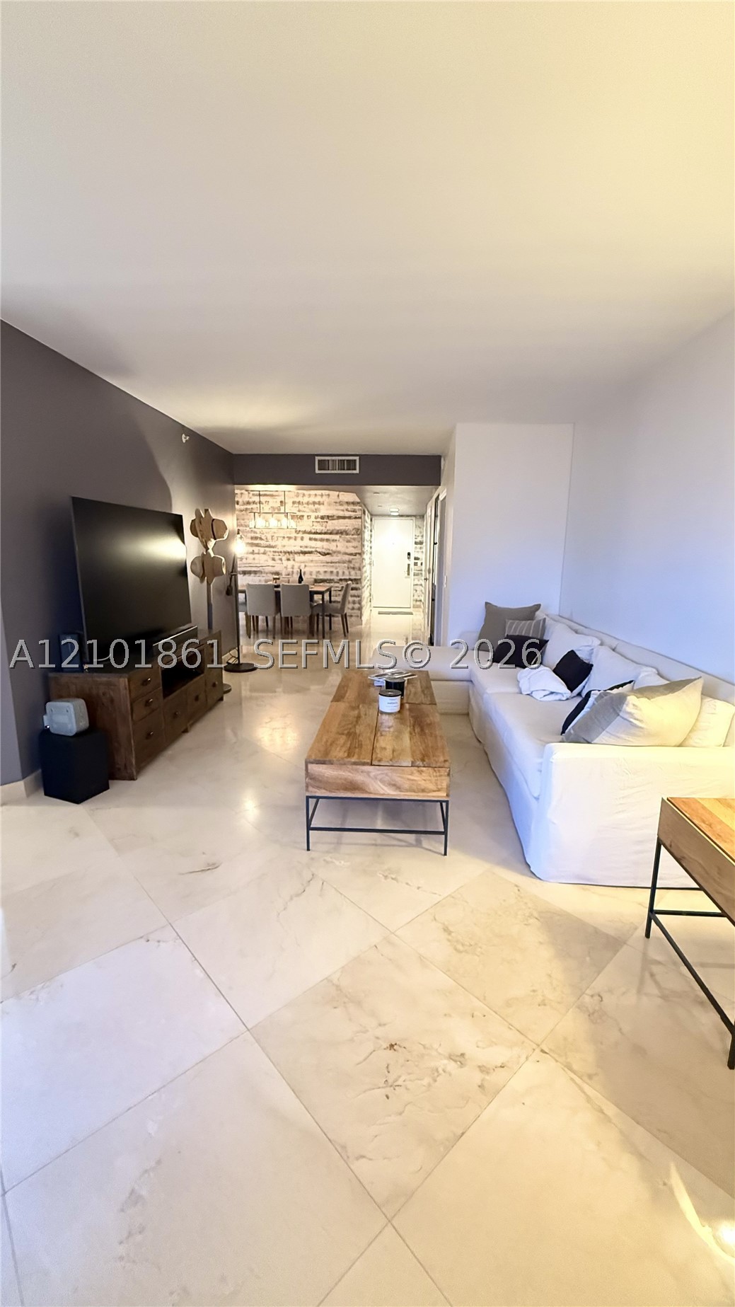 4779 Collins Ave #1908, Miami Beach FL 33140