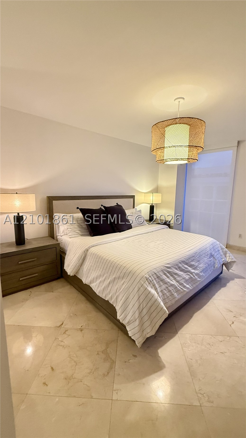 4779 Collins Ave #1908, Miami Beach FL 33140