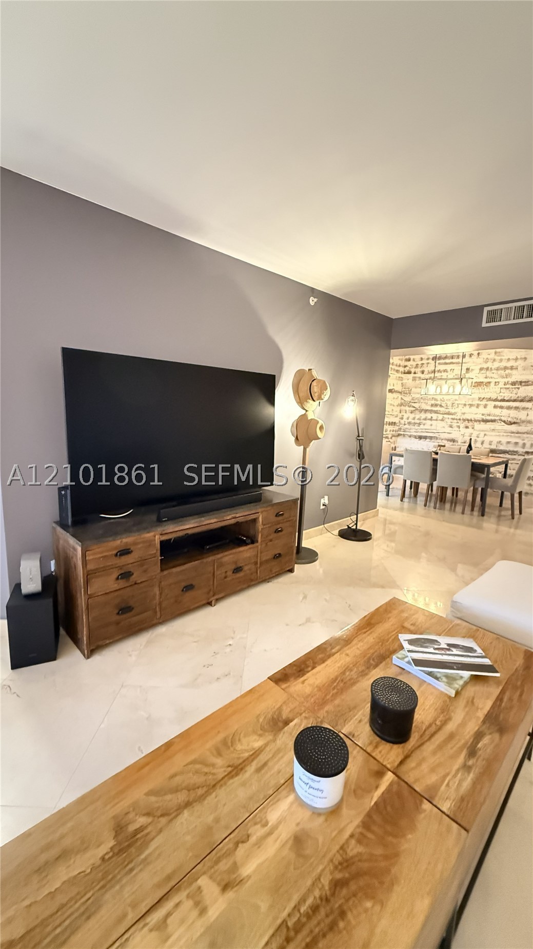 4779 Collins Ave #1908, Miami Beach FL 33140