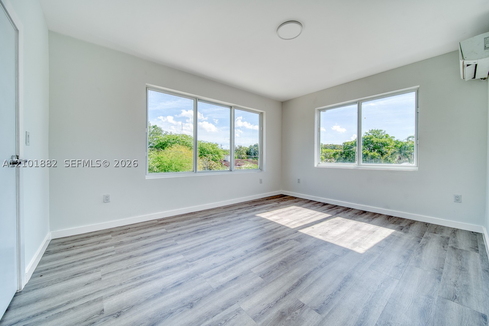 2352 SW 5th St #1, Miami FL 33135