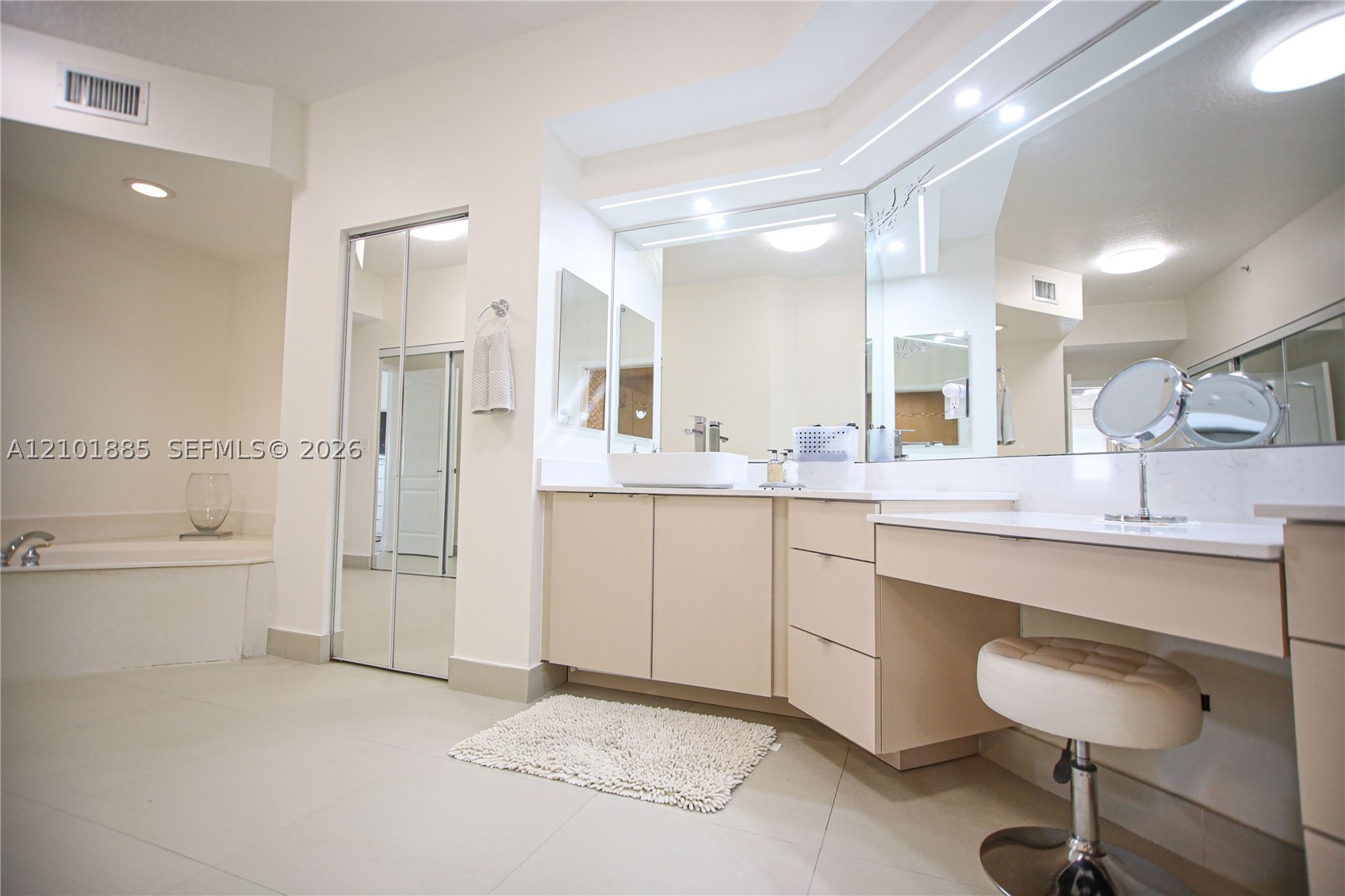 10750 NW 66th St #307, Doral FL 33178