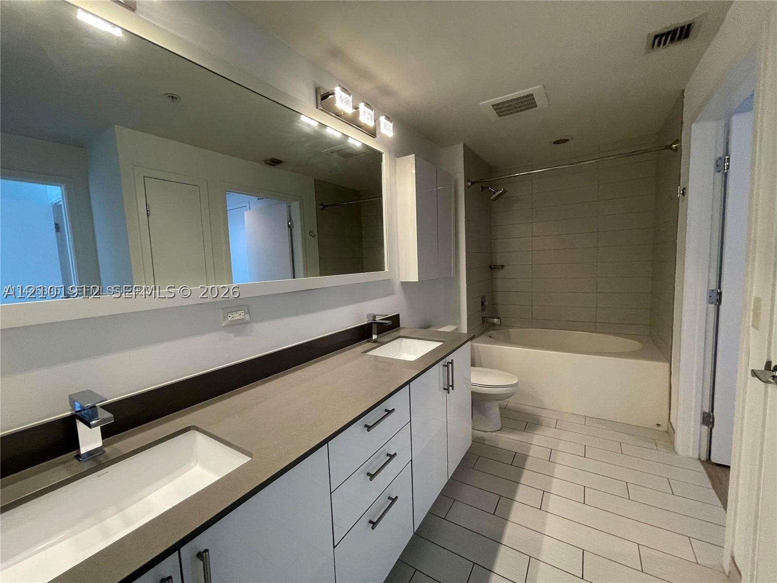 999 SW 1st Ave #2109, Miami FL 33130