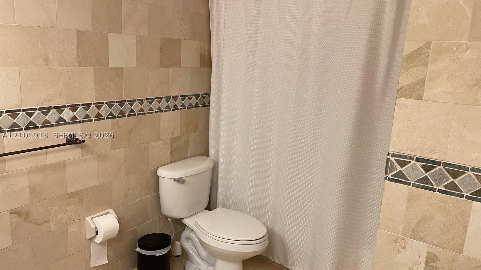 9044 SW 212th Ln, Cutler Bay FL 33189