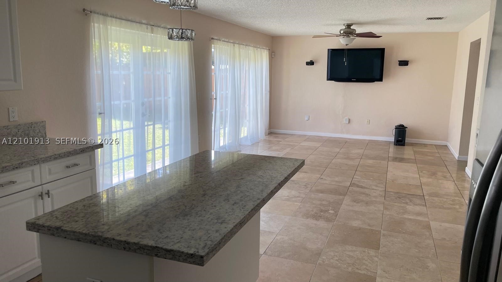 9044 SW 212th Ln, Cutler Bay FL 33189