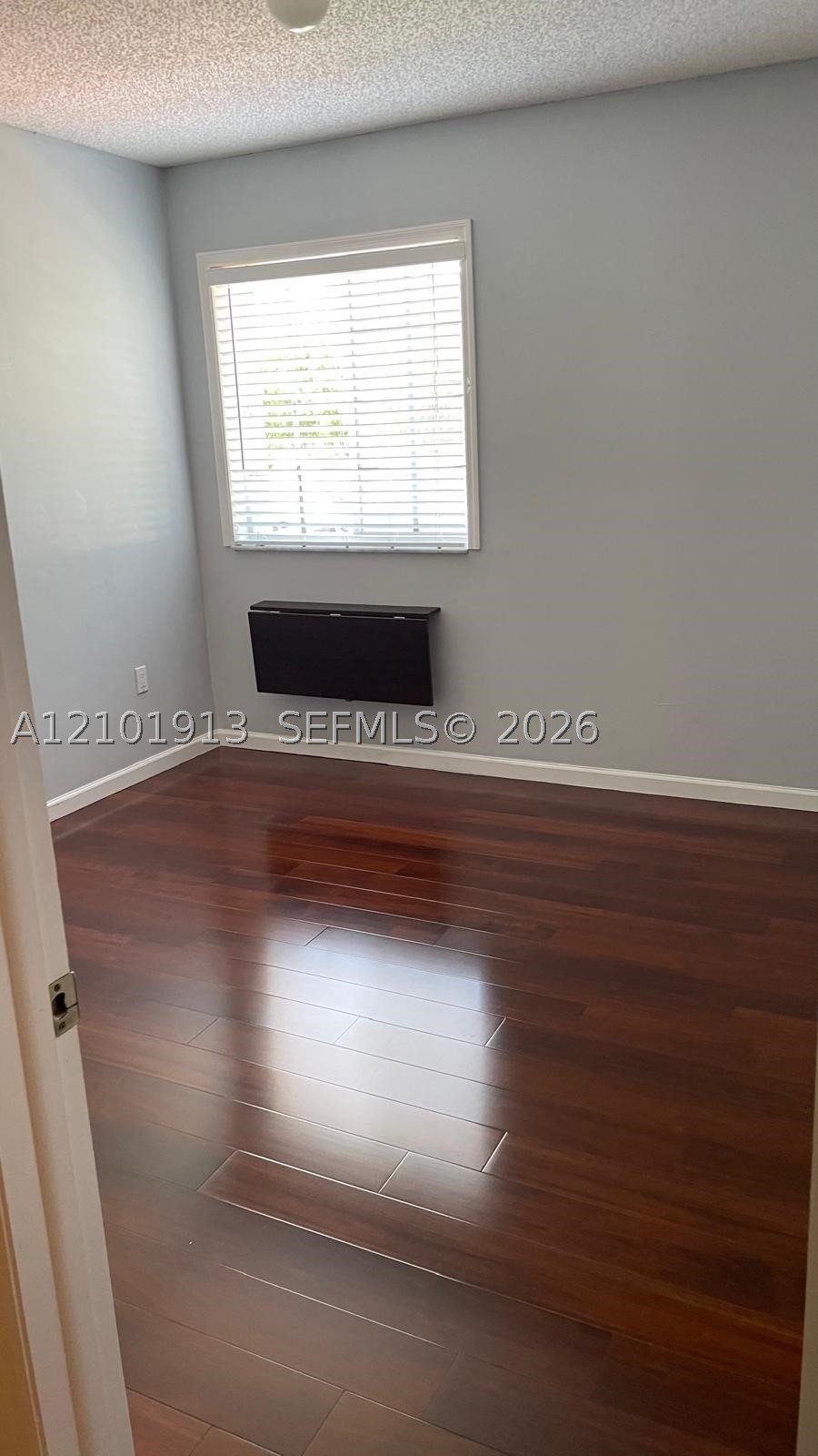 9044 SW 212th Ln, Cutler Bay FL 33189