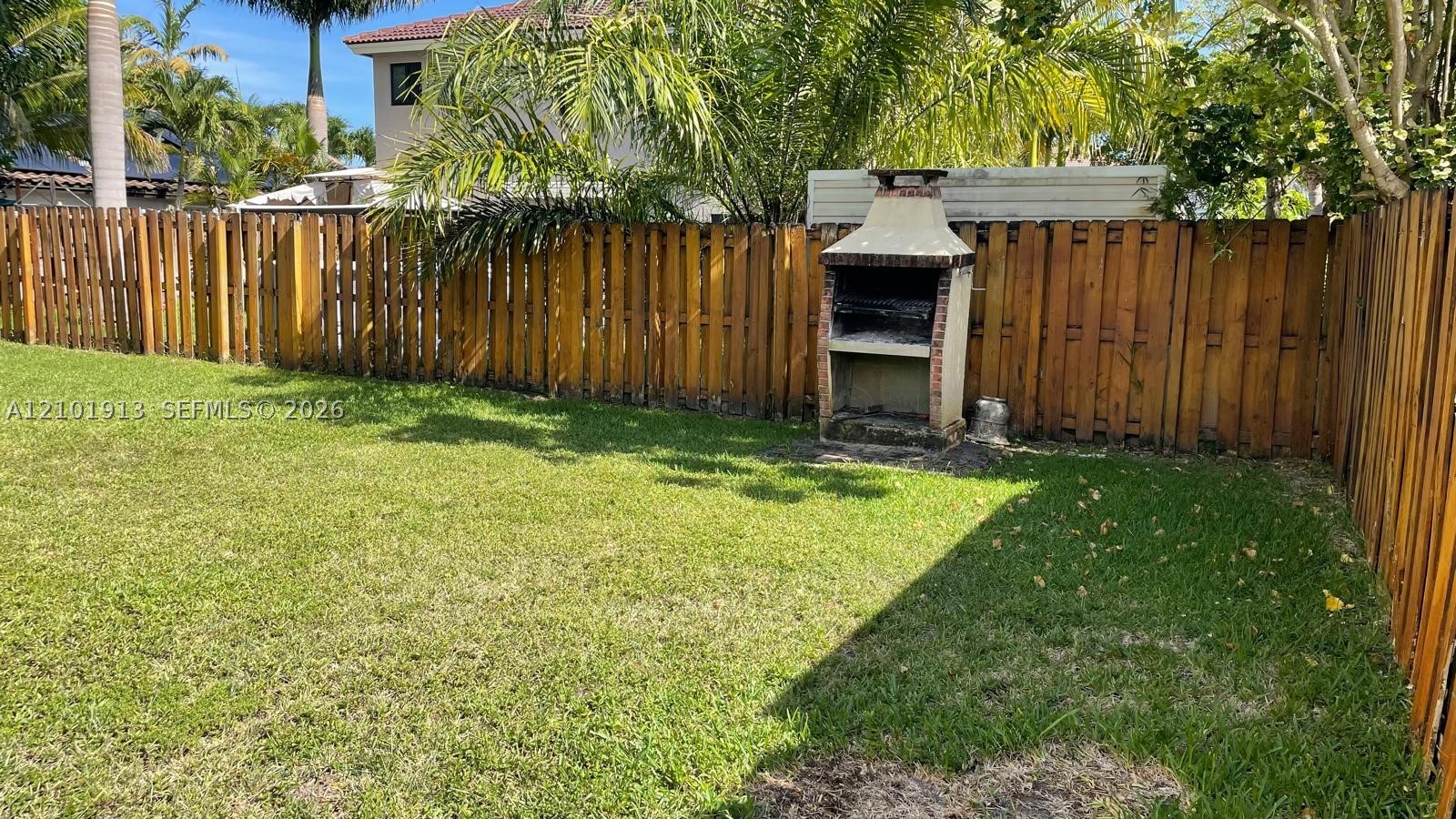 9044 SW 212th Ln, Cutler Bay FL 33189