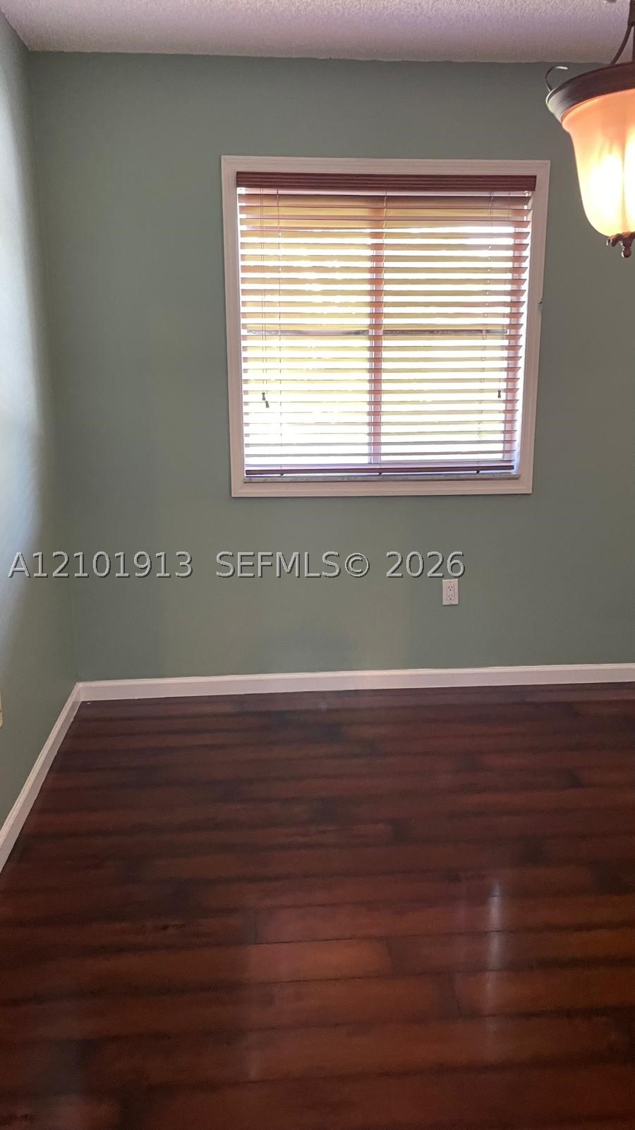 9044 SW 212th Ln, Cutler Bay FL 33189