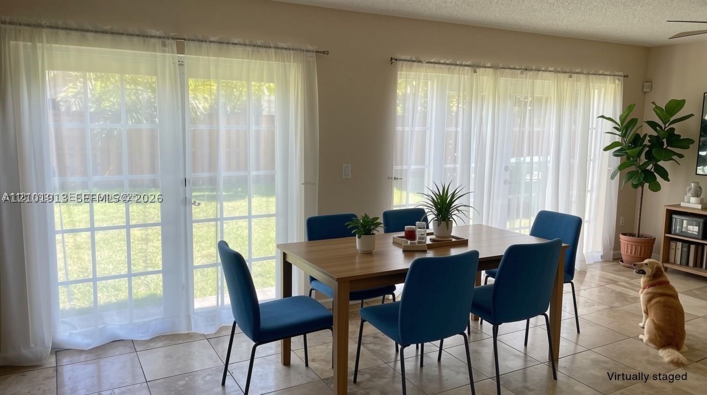 9044 SW 212th Ln, Cutler Bay FL 33189