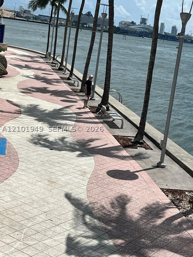 335 S Biscayne Blvd #3500, Miami FL 33131