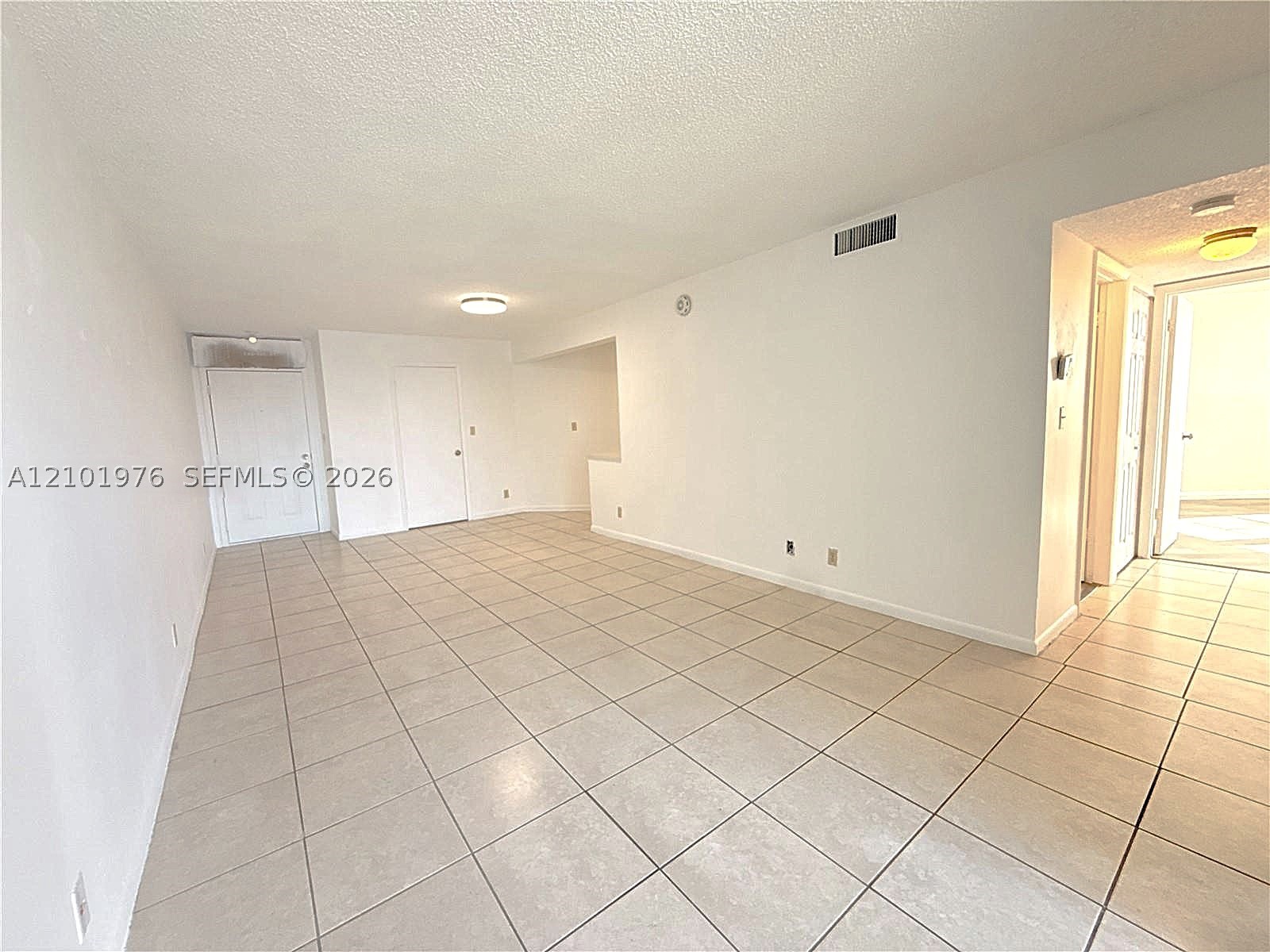 210 Lake Pointe Dr #210, Oakland Park FL 33309