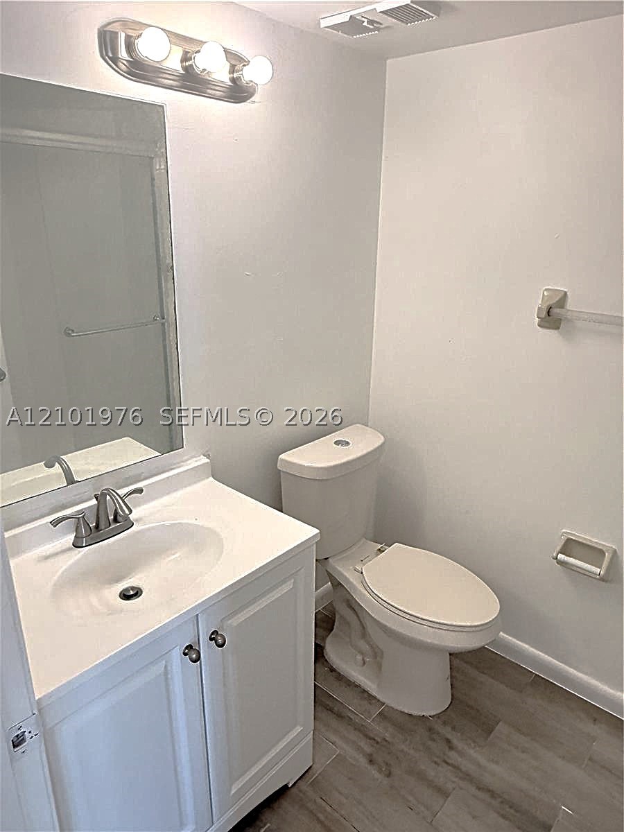 210 Lake Pointe Dr #210, Oakland Park FL 33309