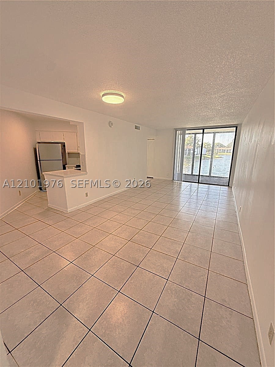 210 Lake Pointe Dr #210, Oakland Park FL 33309