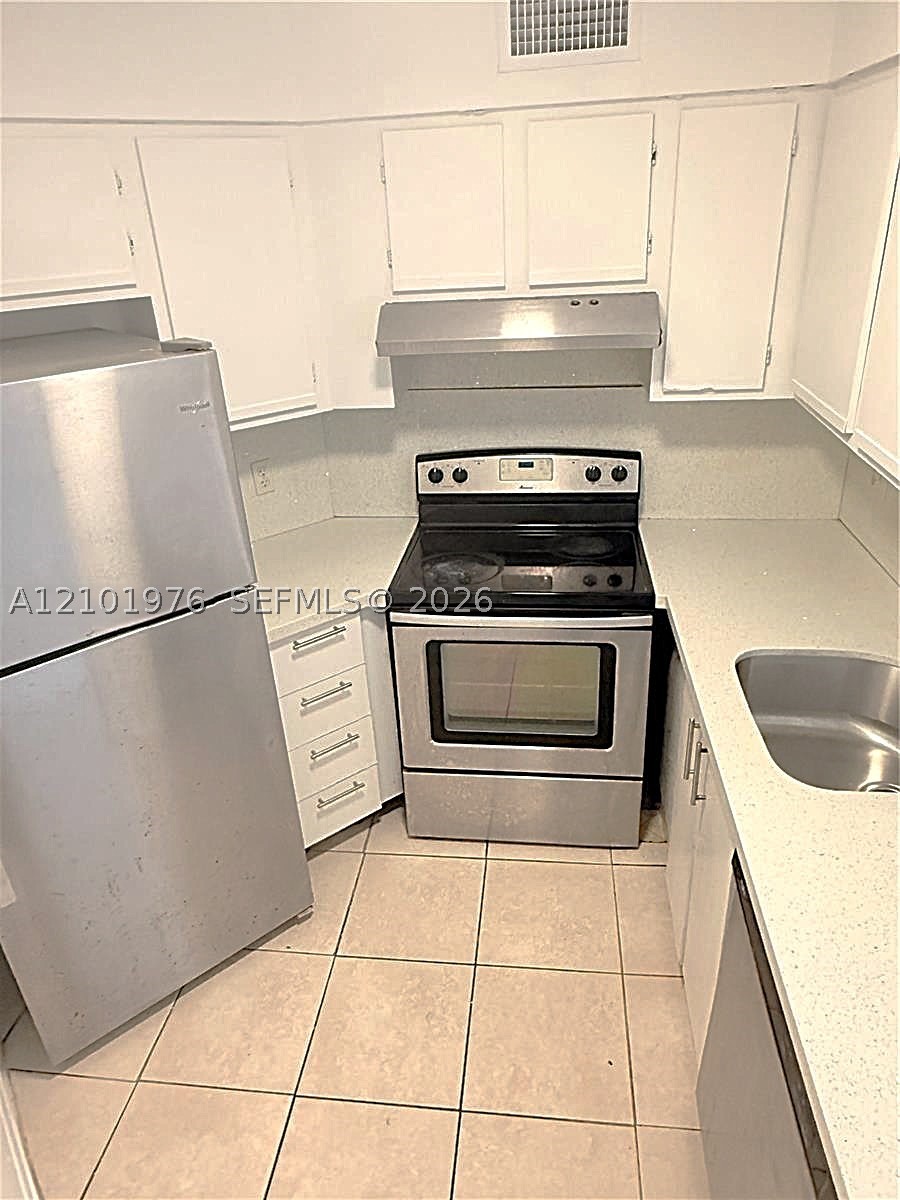 210 Lake Pointe Dr #210, Oakland Park FL 33309