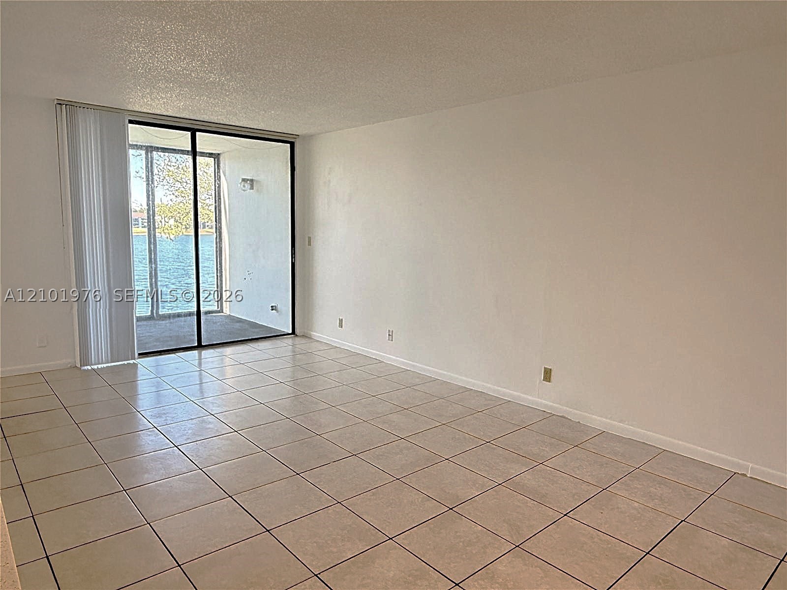 210 Lake Pointe Dr #210, Oakland Park FL 33309