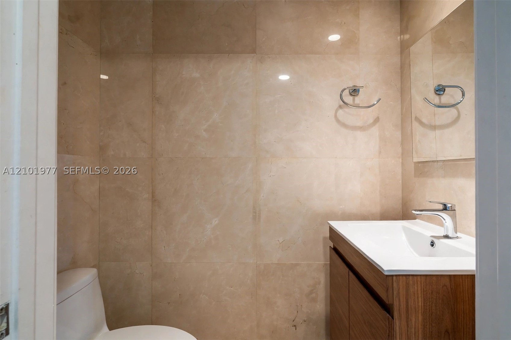 901 Brickell Key Blvd #1703, Miami FL 33131
